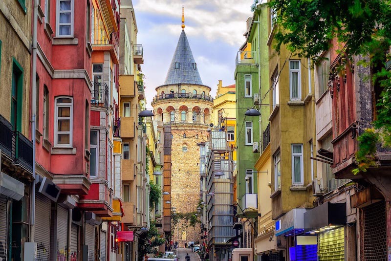 Tour de Galata depuis la Ruelle wallpaper mural