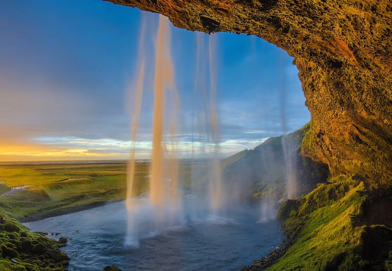 Cascade de Grotte wallpaper mural
